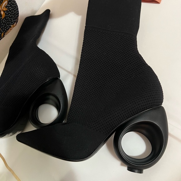 Burberry Kimberley Pointed Toe Ankle Boots - Picture 3 of 7